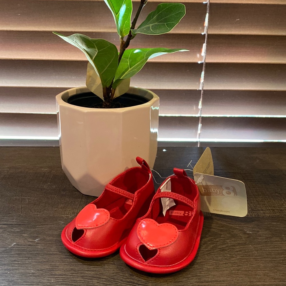 NWT Baby 8/Crazy 8 Red Crib Shoes - Baby Girls size 02